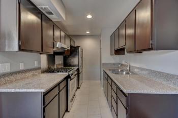 Luxury townhouse near the strip -Very modern